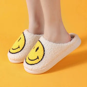 Feslishoet Winter Women's Smiley Pattern Fur Slippers - Embrace Comfort with a Smile!