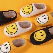 Feslishoet Winter Women's Smiley Pattern Fur Slippers - Embrace Comfort with a Smile!