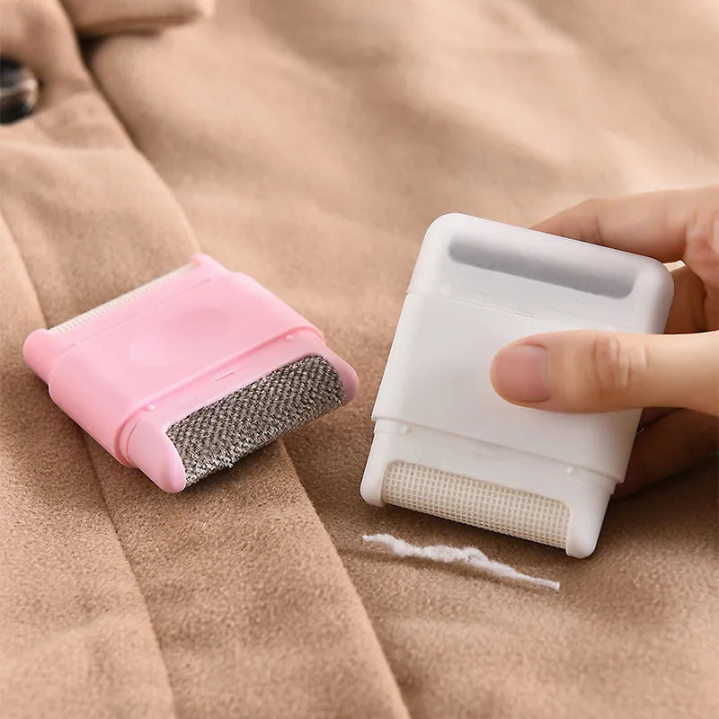 Compact Manual Lint Roller & Brush - Your Portable Fabric Care Solution